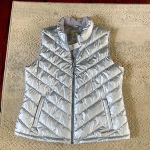 GAP puffer vest, silver extra large brand new with tags